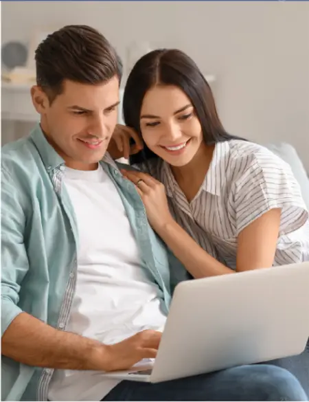 Famille heureuse symbolisant la prime parentale mihi et la transmission de l'entreprise par héritage